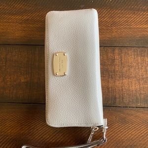Michael Kors Jetset Wristlet